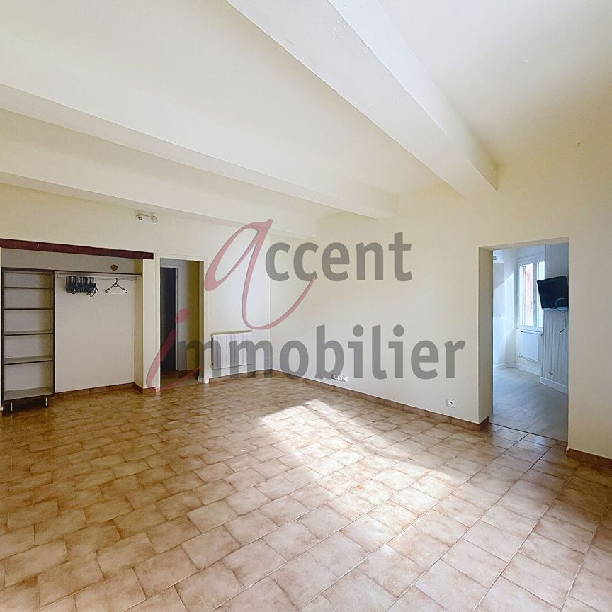Saint-Andiol : Appartement T4 100 m² avec 2 chambres et 2 bureaux, - Photo 1