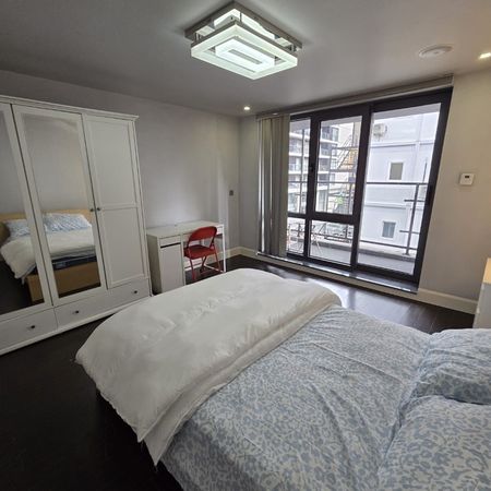 Room in a Shared Flat, Cruise Court, E14 - Photo 4