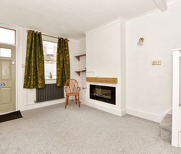 3 bedroom terraced house to rent - Photo 6