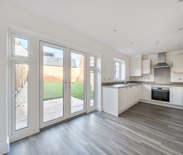 2 bedroom semi-detached house to rent - Photo 5