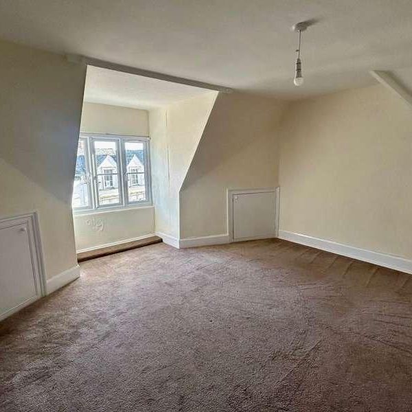 High Street, Banbury, OX16 - Photo 1