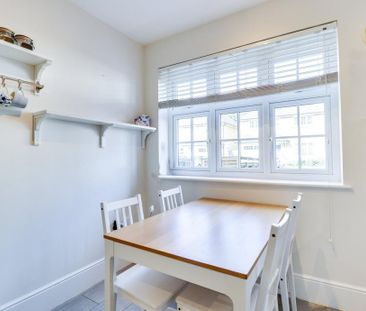 4 bedroom terraced house to rent - Photo 3