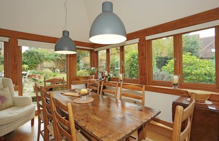 4 bedroom detached house to rent - Photo 4