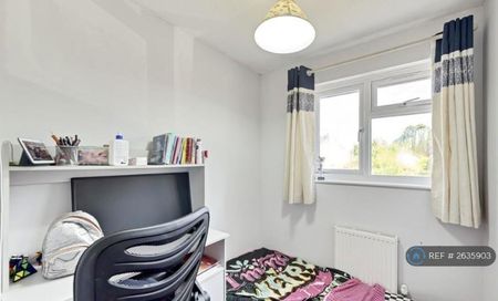 3 bedroom detached house to rent - Photo 5