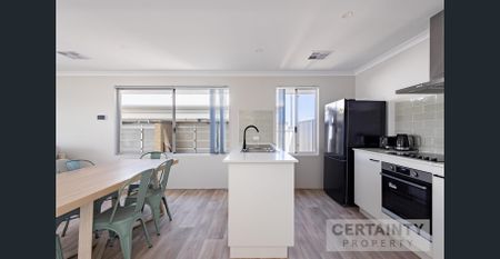 Modern Room with Ensuite starting from $300 in a shared house - Photo 4