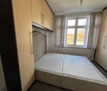 Room in a Shared House, Bexhill Road, N11 - Photo 3