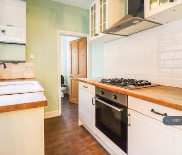 2 bedroom semi-detached house to rent - Photo 4