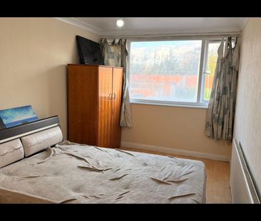 Room in a Shared House, Swindon Close, IG3 - Photo 5