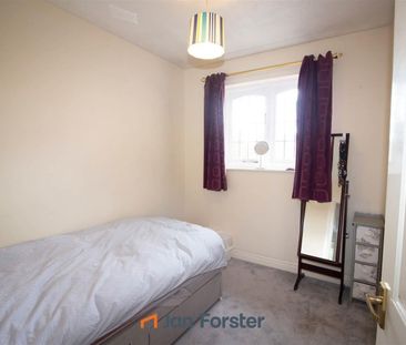 4 Bedroom House - Detached - Photo 3