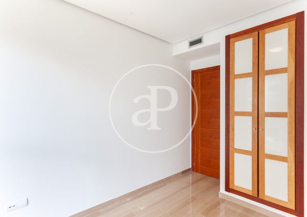 Flat for rent with swimming pool in Ciutat Jardí (Valencia)