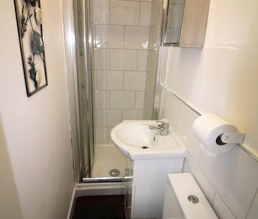 Room 1, Flat 1 - Photo 5