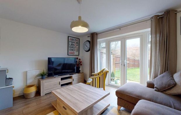 3 bedroom end of terrace house to rent - Photo 1