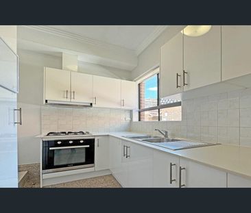 Modern Three-Bedroom Home in Prime Concord Location - Photo 5