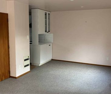 Two bedroom townhouse is St Albans - Photo 4