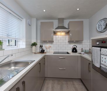 Langton Lodge, Staines-Upon-Thames, Surrey - Photo 6