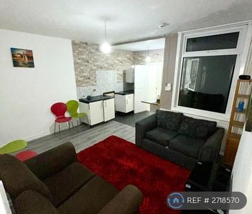 1 bedroom in a house share to rent - Photo 1