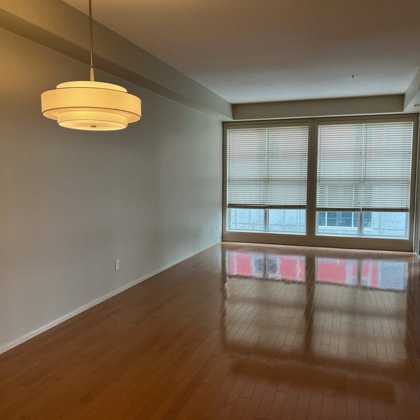 Large Downtown – 2 Bed, 2 Bath, 2 parking! - Photo 1