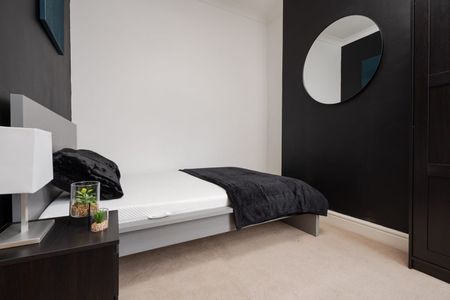 Room in a Shared House, Anfield Road, L4 - Photo 3