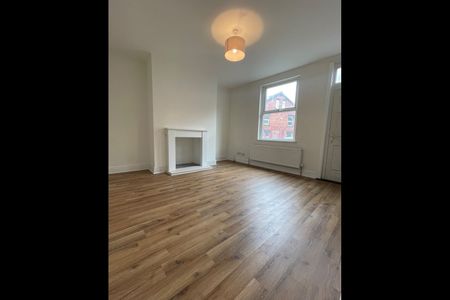 3 Bed Terraced House, Monk Bridge Place, LS6 - Photo 2