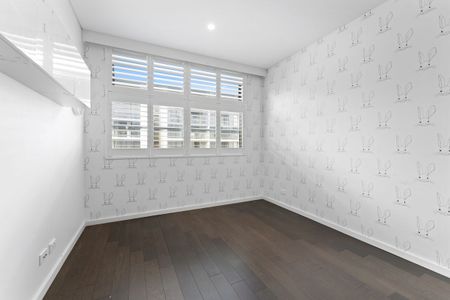 Elegant & Sophisticated Living - Photo 3