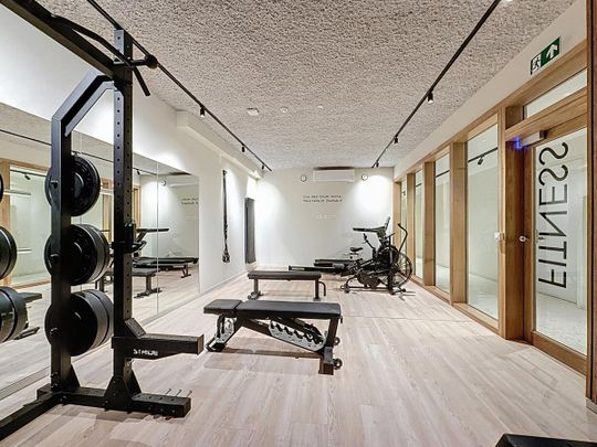 JOURDAN: Beautiful new 4 bedroom apartment + terrace - Photo 1