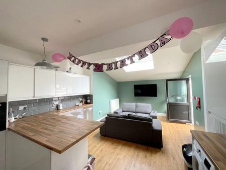 7 bedroom terraced house to rent - Photo 2