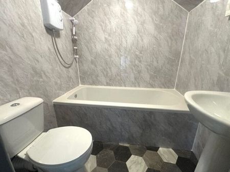 Barkerhouse Road, Nelson, BB9 - Photo 4