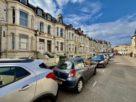 Alhambra Road, Southsea - Photo 2