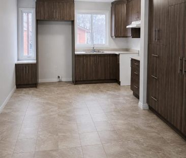 70 Latour (Buckingham) Super Appartement 4 1/2, Dans Un Quartier Ré... - Photo 1