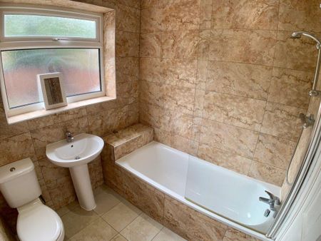 3 bedroom terraced house to rent - Photo 5