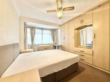 Stirling Road, Hayes, UB3 - Photo 2