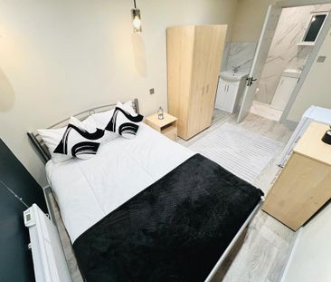 Room in a Shared Flat, Dunbar St, SE27 - Photo 3