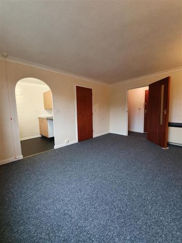 1 bedroom flat to rent - Photo 3
