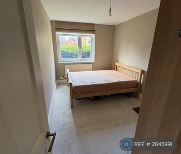 1 bedroom in a flat share to rent - Photo 3