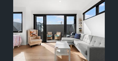 Designed For Easy Modern Living, Superb Lifestyle Location - Photo 3