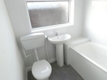 2 bed terraced house to rent in NE63 - Photo 5