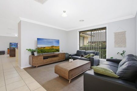 Modern Family Living in a Quiet, Convenient Thurgoona Location - Photo 2