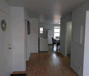 Grand 3.5 + bureau - Secteur Desjardins Levis - Photo 3