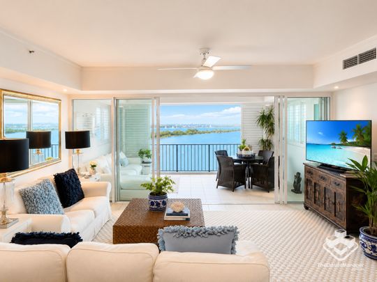 Luxury Fully Furnished Waterfront Apartment | 3-Month Lease Preferred, Inspection via Booking - Photo 1