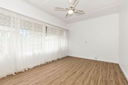 Comfortable Family Home in a Convenient Location - Photo 2