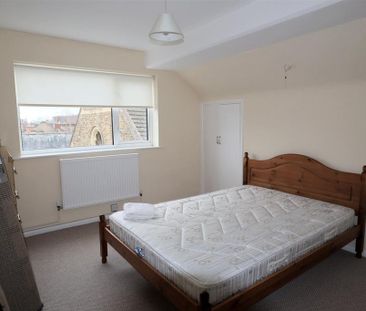 3 bedroom apartment to rent - Photo 3