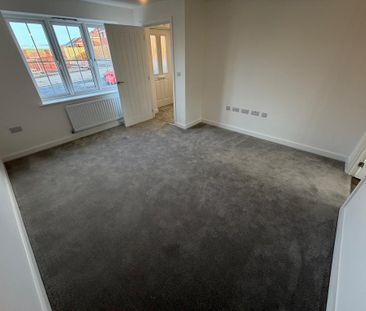 3 bedroom semi-detached house to rent - Photo 4