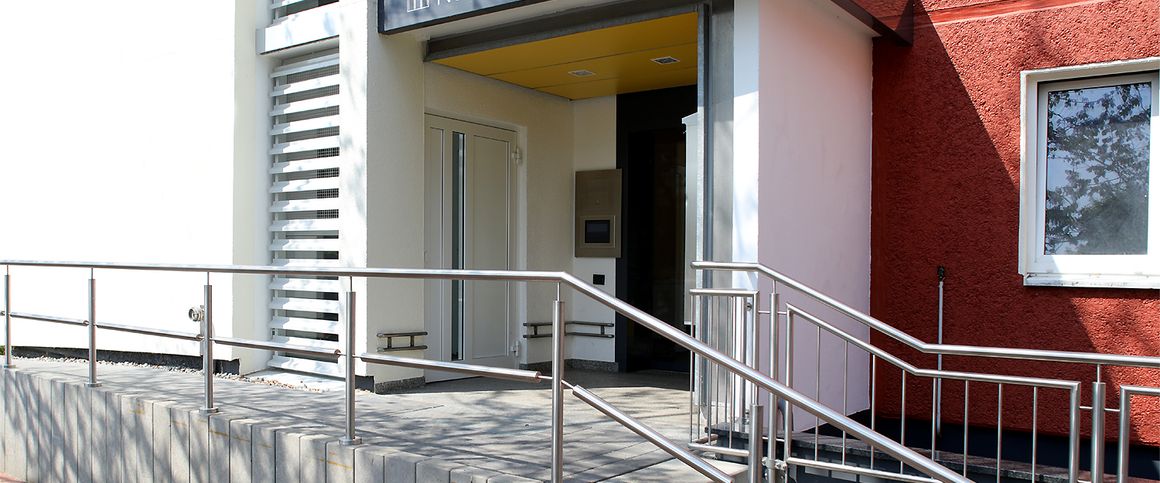 Renovierte Wohnung mit schönem Ausblick! - Photo 1