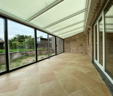 Très bonne maison mitoyenne de +/- 150m² avec 2 ch et jardin - Foto 6