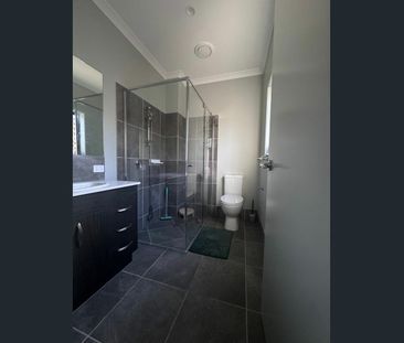 9 Queenstown Ave, Boondall, Qld 4034 - Photo 1