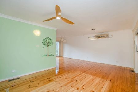 Charming Three-Bedroom Family Home in Hackett - Photo 2