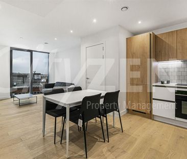 37 Clarendon Road, Watford - Photo 1