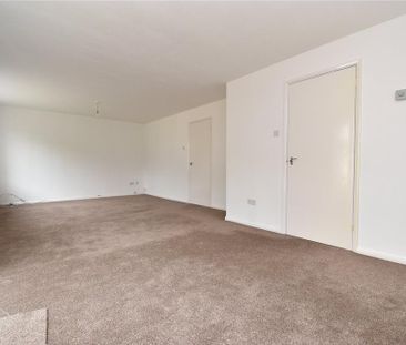 4 bedroom detached house to rent - Photo 3