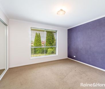 Neat as a Pin, Family Home in Margate! - Photo 4