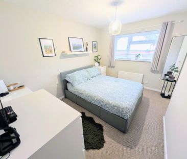 2 bedroom end of terrace house to rent - Photo 3